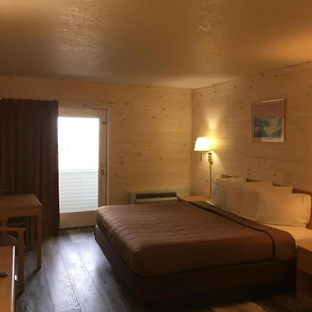 Great Mackinaw Beachfront Hotel Mackinaw City Dış mekan fotoğraf
