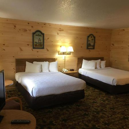 Great Mackinaw Beachfront Hotel Mackinaw City Dış mekan fotoğraf